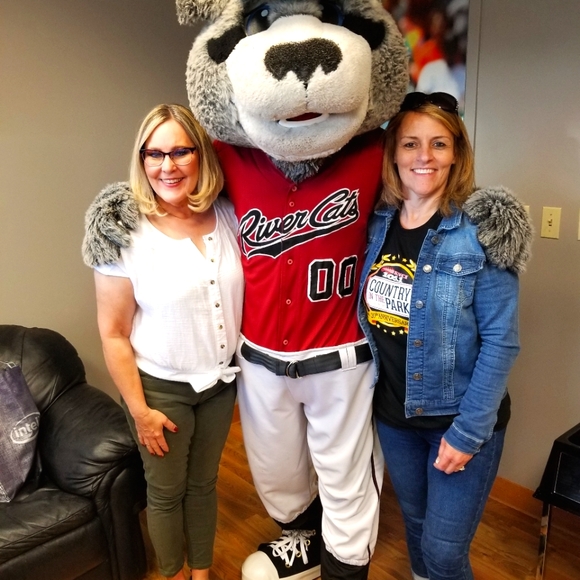 Meet your Posher, Dolly - Picture 6 of 12